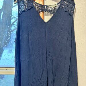 daniel rainn Navy knit sleeveless shirt.